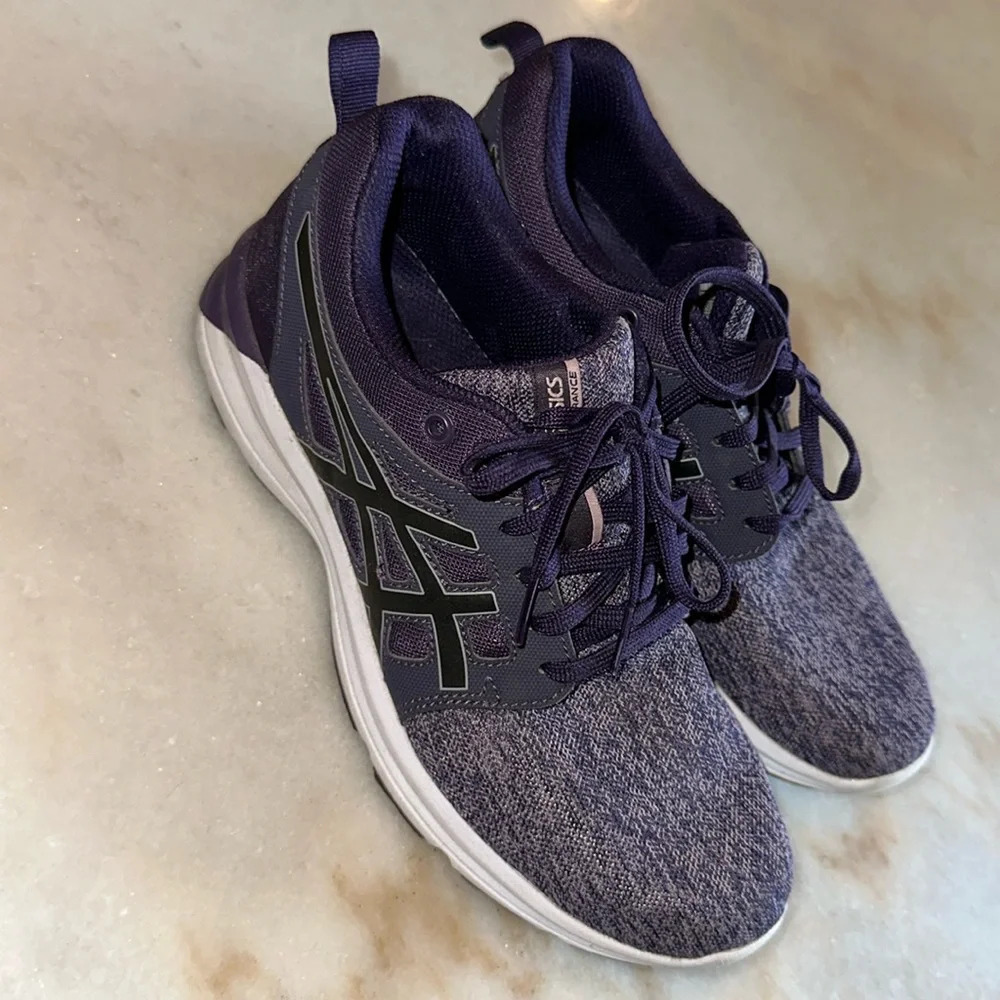 Gently used asics